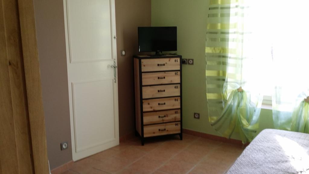 Les Portes Du Soleil Bed & Breakfast Capestang Phòng bức ảnh