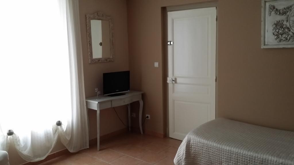 Les Portes Du Soleil Bed & Breakfast Capestang Ngoại thất bức ảnh
