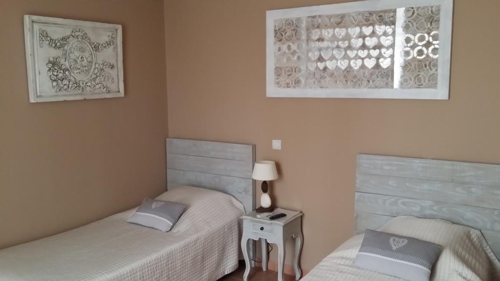 Les Portes Du Soleil Bed & Breakfast Capestang Ngoại thất bức ảnh