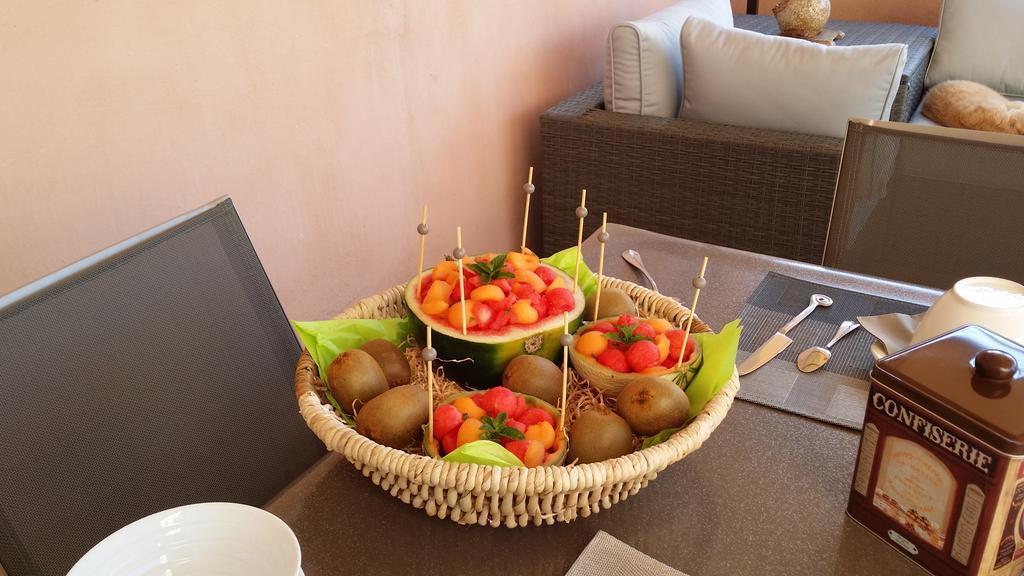 Les Portes Du Soleil Bed & Breakfast Capestang Ngoại thất bức ảnh